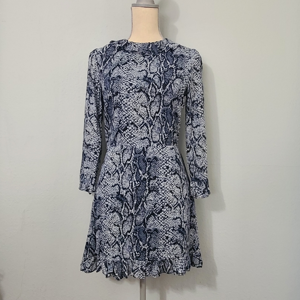 Reformation Stevie Dress in Blue and White Snakeskin Print Size‎ 6
